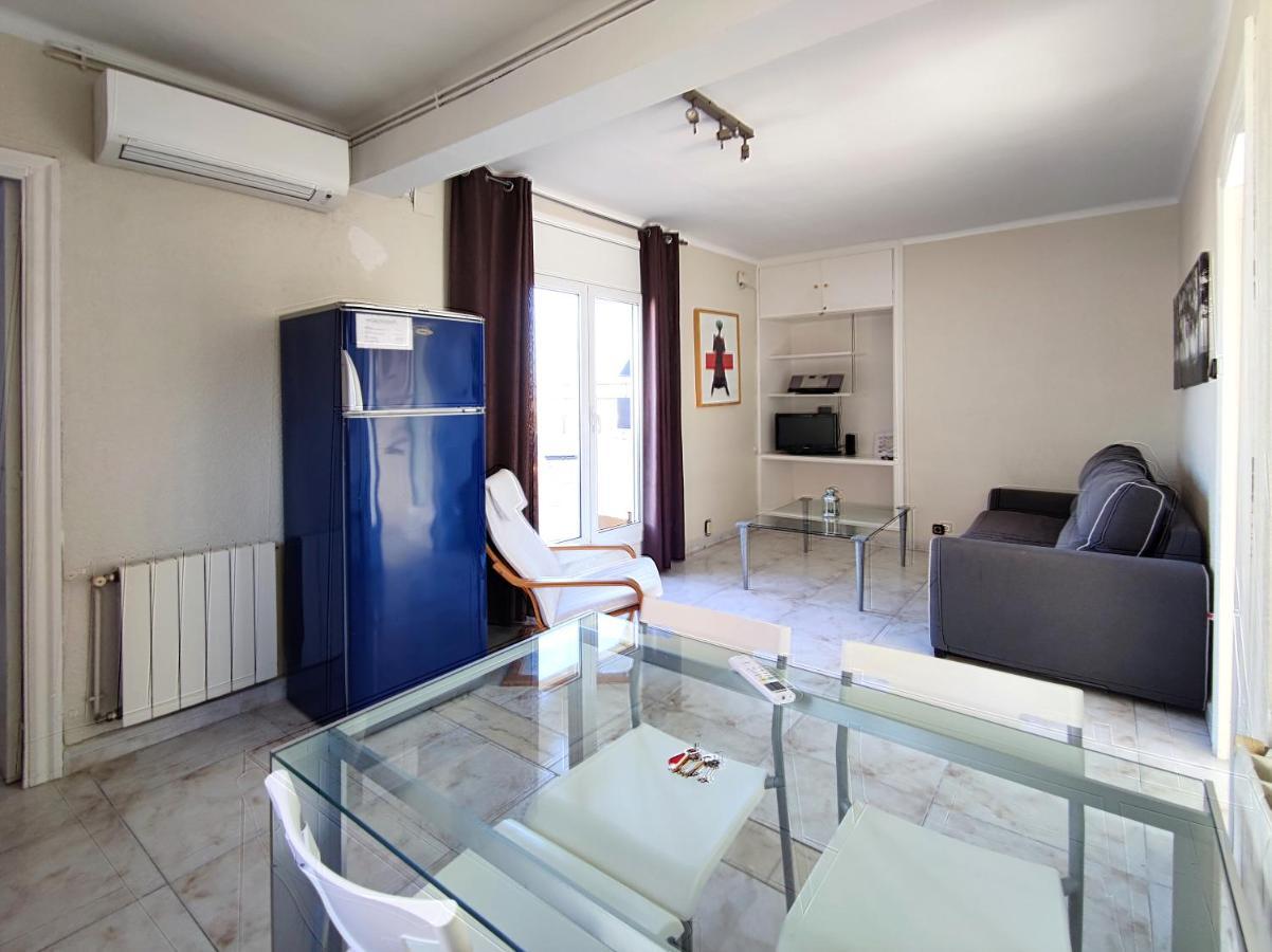 Classbedroom Gaudi Apartments Barcelona Bagian luar foto