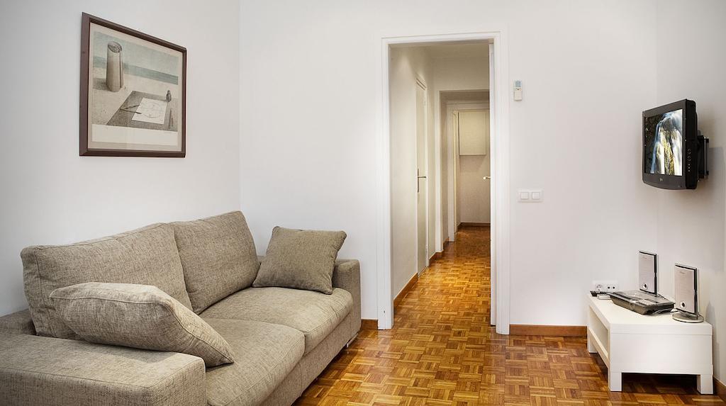 Classbedroom Gaudi Apartments Barcelona Ruang foto